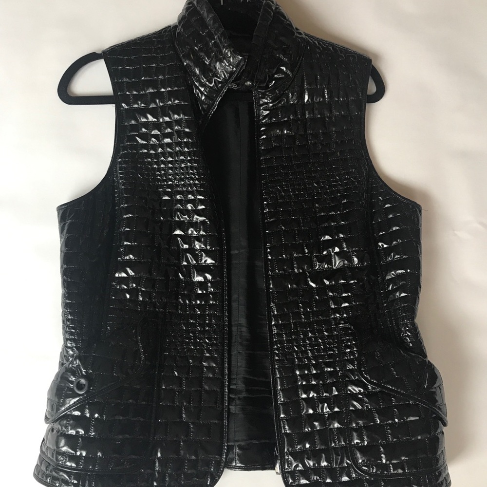 Clarlisle Crocodile Print Black Vest Size 8